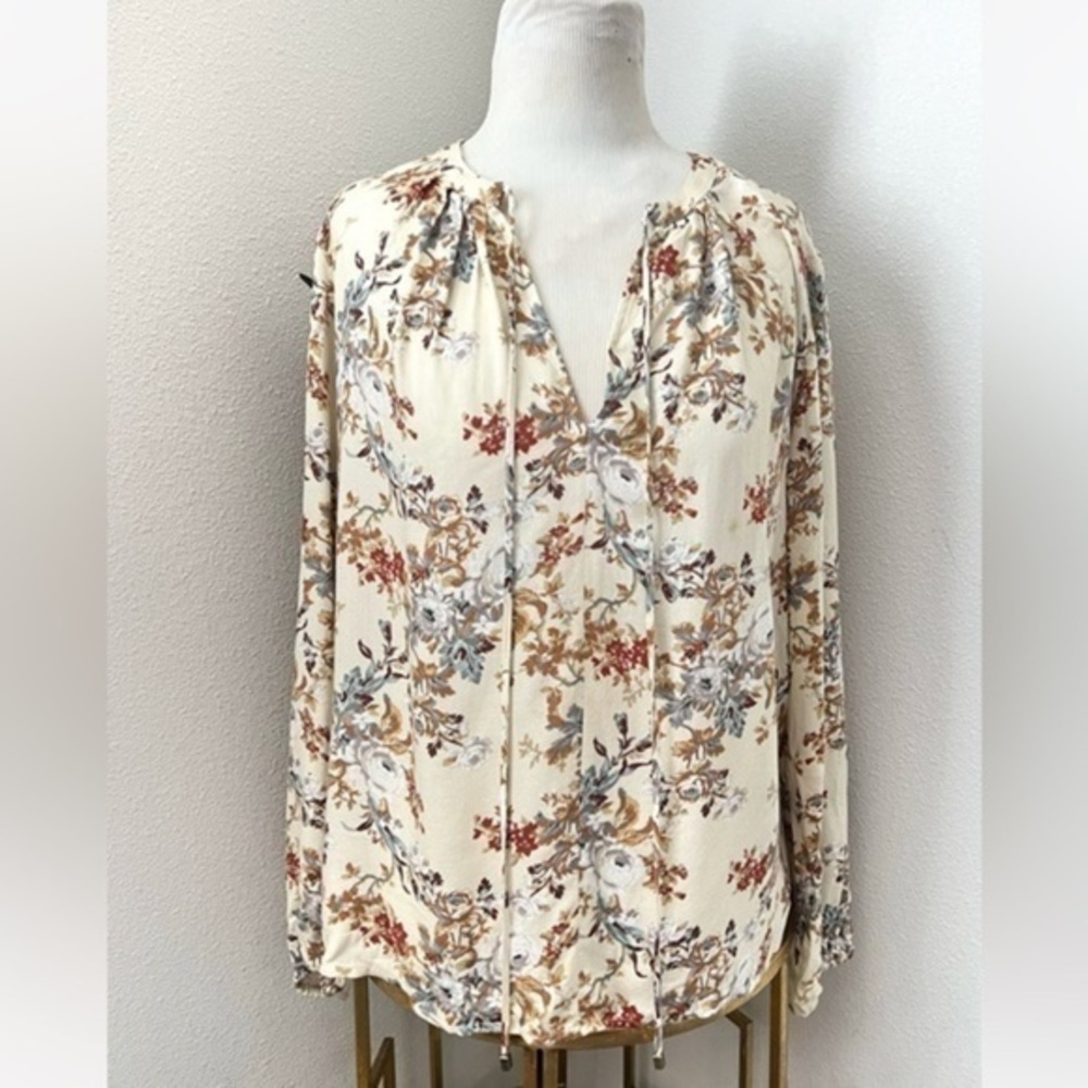WAYF blouse womens Floral Cream Flowy Long sleeve boho romantic top